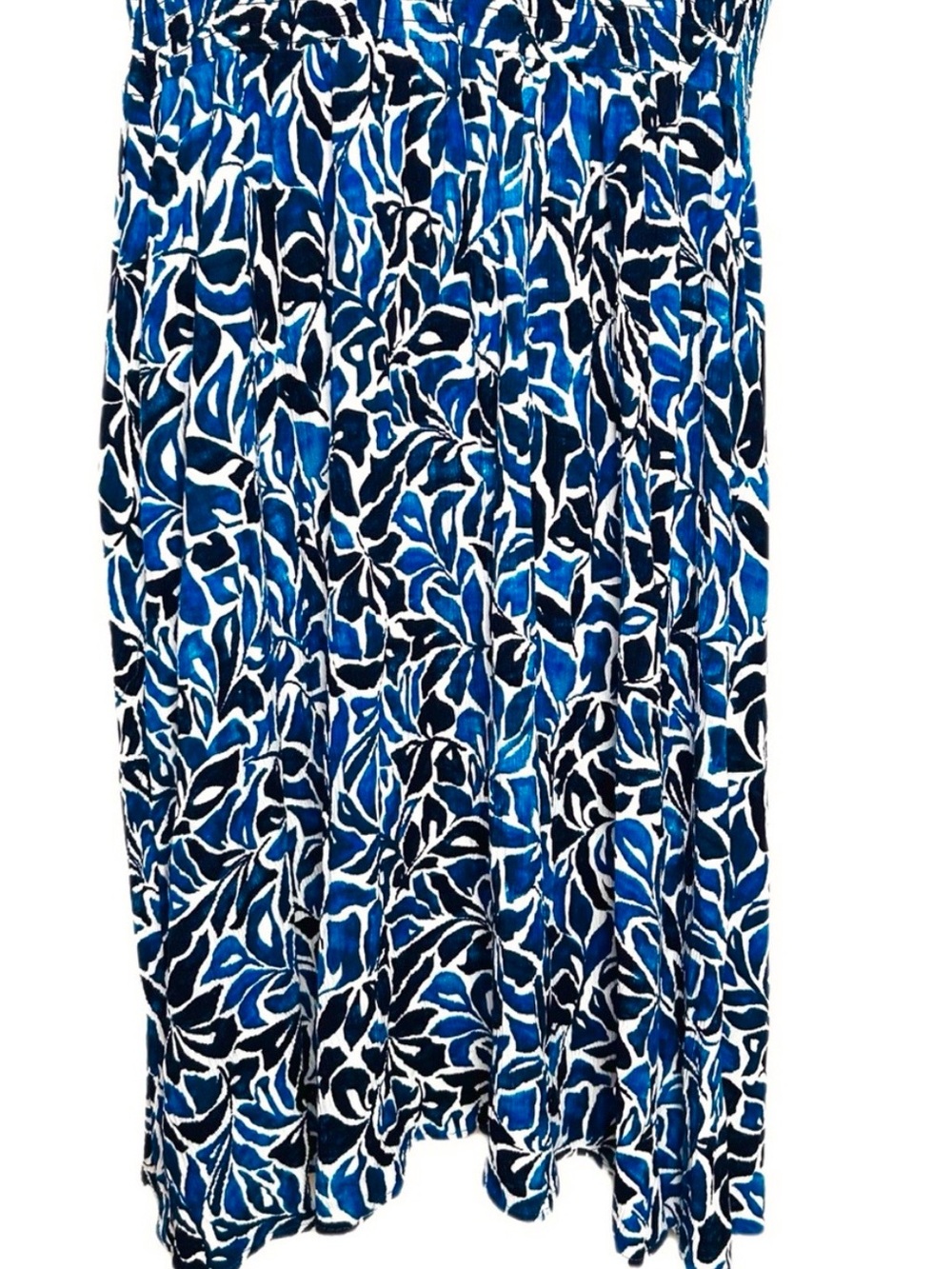 Blue Floral Print Women's Dress - Elegant V-Neck - Picture 11 of 14